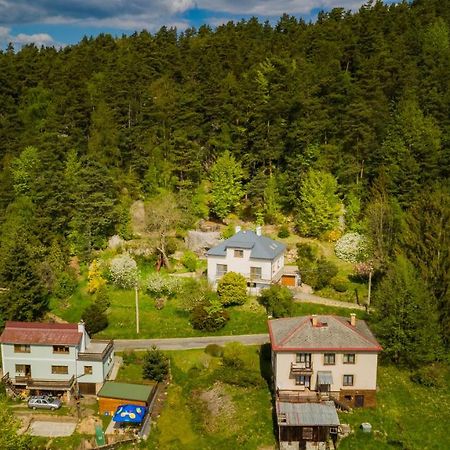 Apartman Pod Skalou V Ceskem Raji Besedice Exteriör bild