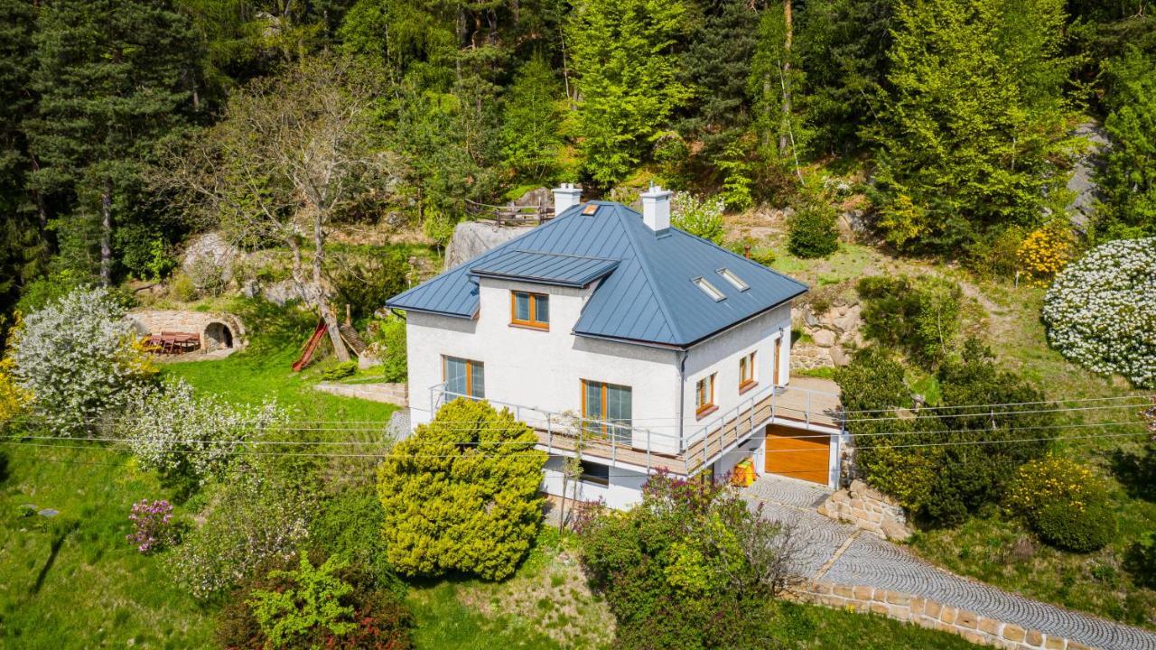 Apartman Pod Skalou V Ceskem Raji Besedice Exteriör bild