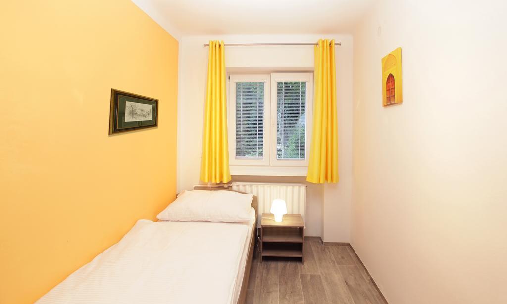 Apartman Pod Skalou V Ceskem Raji Besedice Exteriör bild