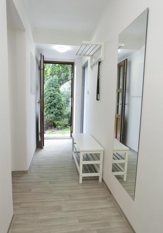 Apartman Pod Skalou V Ceskem Raji Besedice Exteriör bild