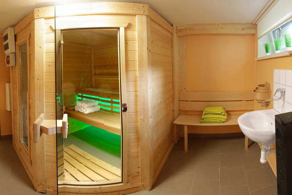 Apartman Pod Skalou V Ceskem Raji Besedice Exteriör bild