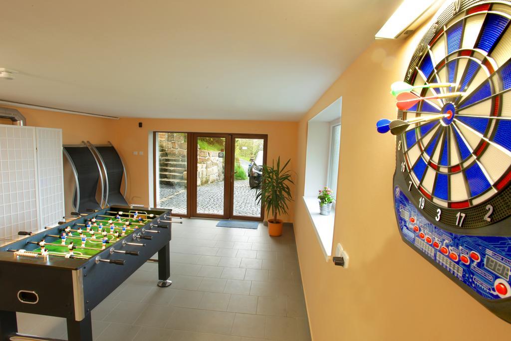 Apartman Pod Skalou V Ceskem Raji Besedice Exteriör bild